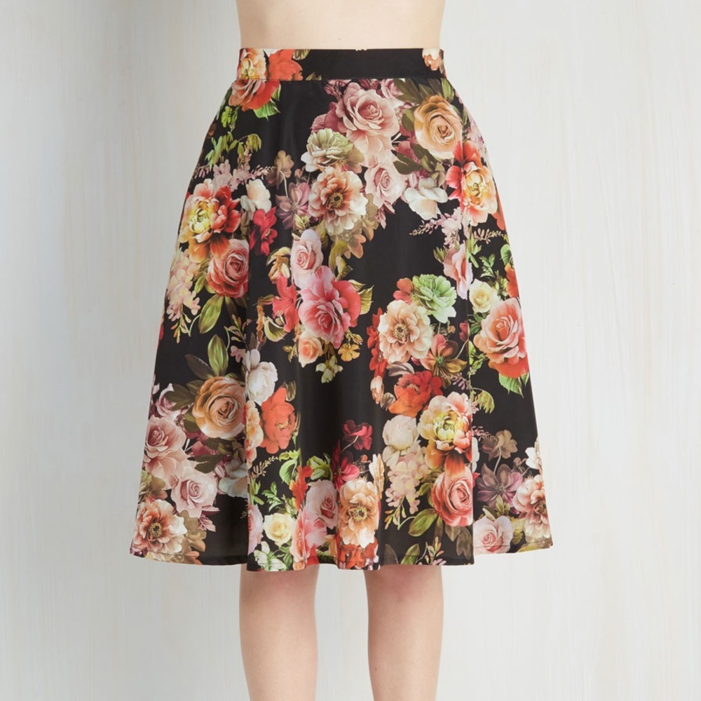 Modcloth small flared Floral Skirt Black pockets pink red tan roses flowers boho